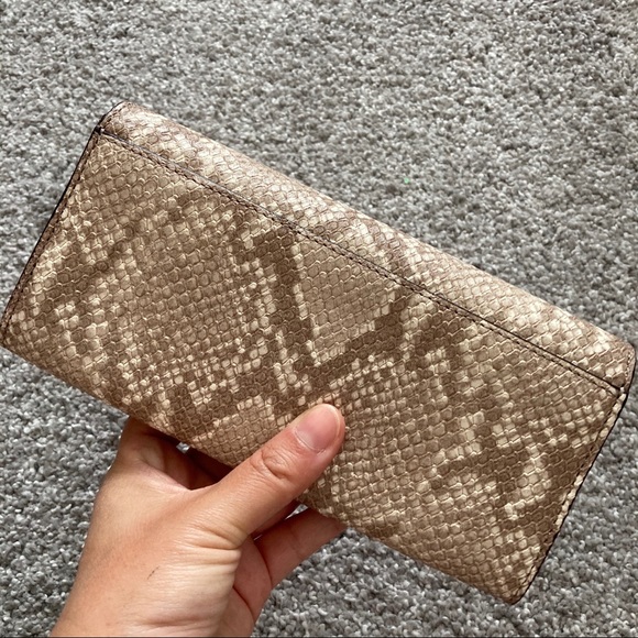 Michael Kors wallet NWT - Picture 3 of 4